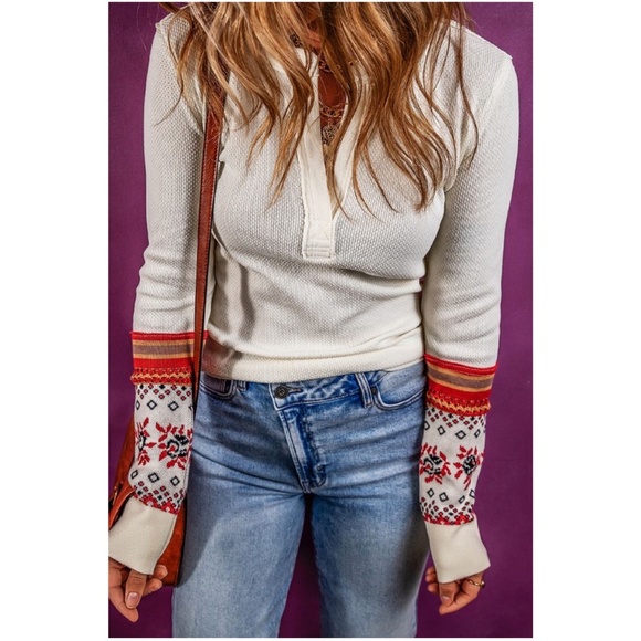 07 Notched Neck Tribal Print Long  Sleeve Top - Picture 2 of 4